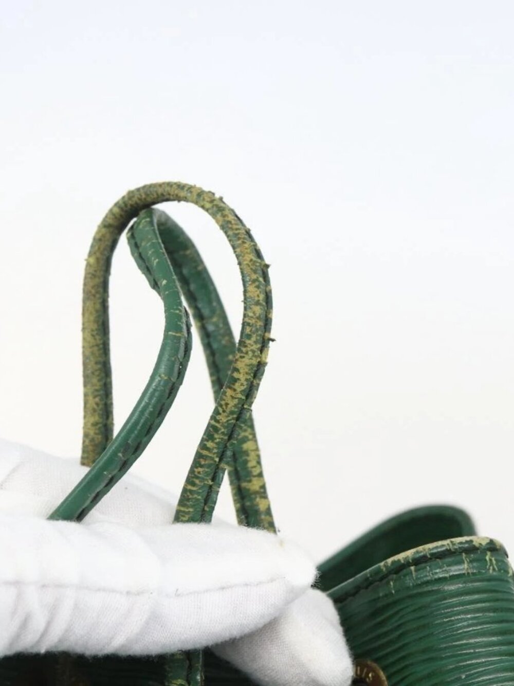 LOUIS VUITTON Epi Petit Noe Shoulder Bag Green M44104 LV Auth 159220 - Picture 10 of 16